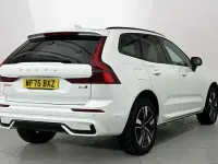 Używany Volvo XC60 Plus 247 KM (181 kW) 2025 Biały SUV
