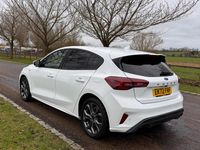 Used Ford Focus ST-Line 125 HP (91 kW) 2022 White Hatchback