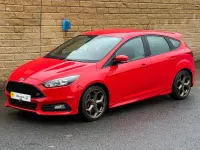 Used Ford Focus ST 185 HP (136 kW) 2016 Red Hatchback