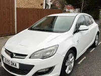 Used Vauxhall Astra SRi 115 HP (84 kW) 2015 White Hatchback