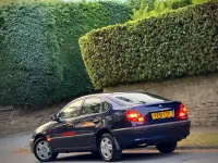 Used Toyota Avensis 127 HP (93 kW) 2001 Blue Hatchback