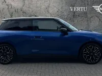 Used Mini Cooper SE Hatch 158 kW (215 HP) 2024 Blue Hatchback