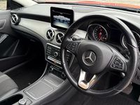 Used Mercedes GLA180 Urban 122 HP (89 kW) 2019 Red SUV