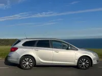 Usado Vauxhall Astra 2011 Plateado Familiar