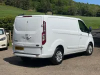 Used Ford Transit Custom Limited 130 HP (95 kW) 2022 White Van
