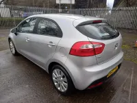 Used Kia Rio 85 HP (62 kW) 2013 Silver Hatchback
