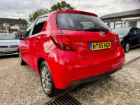 Used Toyota Yaris 99 HP (72 kW) 2016 Red Hatchback