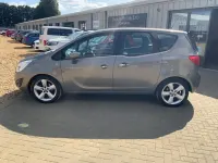 Used Vauxhall Meriva 98 HP (72 kW) 2013 Brown MPV