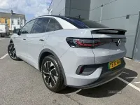 Usado VW ID.5 Pro 127 kW (174 HP) 2023 Cinzento SUV