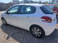 Używany Peugeot 208 Access 68 KM (50 kW) 2015 Biały Hatchback