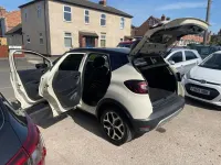 Used Renault Captur Dynamique 90 HP (66 kW) 2018 Cream/black SUV