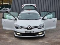 Used Renault Mégane GrandTour Dynamique 110 HP (80 kW) 2016 White Estate