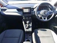 Used Renault Captur Iconic 91 HP (66 kW) 2022 Red SUV
