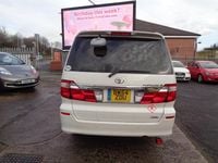 Usado Toyota Alphard 2018 Branco Monovolume