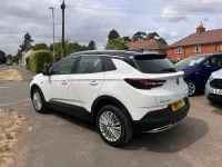 Used Vauxhall Grandland X Sport 130 HP (95 kW) 2019 White SUV