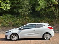 Used Kia ProCeed 2016 White Hatchback