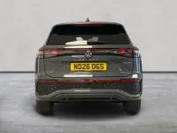 Begagnad VW Touran R-line 2026 Grå Minibuss