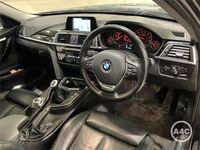 Begagnad BMW 318 Sport Line 2018 Grå Sedan