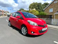 Used Toyota Yaris Multidrive S 99 HP (72 kW) 2012 Red Hatchback