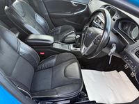 Used Volvo V40 R-Design 115 HP (84 kW) 2014 Blue Hatchback