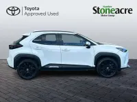 Used Toyota Yaris Hybrid Design 116 HP (85 kW) 2023 White Hatchback