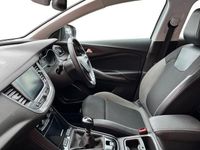 Used Vauxhall Grandland X SRi 130 HP (95 kW) 2019 White SUV