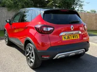 Used Renault Captur Dynamique 90 HP (66 kW) 2017 Red SUV