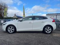 Used Volvo V40 SE 180 HP (132 kW) 2025 White Hatchback