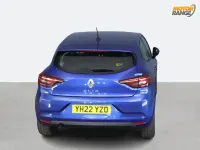 Używany Renault Clio V Iconic 90 KM (66 kW) 2022 Niebieski Hatchback