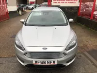 Begagnad Ford Focus Zetec 100 HK (73 kW) 2018 Silver Kombi