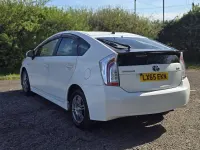 Used Toyota Prius 2015 White Hatchback