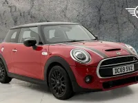 Używany Mini Cooper S Classic 192 KM (141 kW) 2020 Czerwony Hatchback