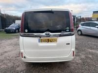 Begagnad Toyota Noah 2026 Vit Minibuss