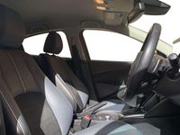 Begagnad Mazda 2 Inclusive 2023 Svart Halvkombi