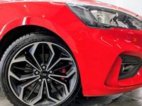 Used Ford Focus ST-Line X 120 HP (88 kW) 2019 Red Estate