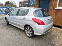 Używany Peugeot 308 Active 115 KM (84 kW) 2013 Srebrny Hatchback