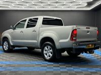 used Toyota HiLux Invincible 2010 D/Cab PickUp 3.0 D-4D 4WD 171