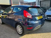 Second-hand Ford Fiesta Studio 2013 Albastru Hatchback