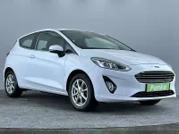 Used Ford Fiesta Zetec 70 HP (51 kW) 2018 White Hatchback