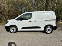 Used Vauxhall Combo Edition 100 HP (73 kW) 2019 White MPV