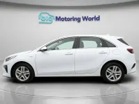 Usado Kia Ceed 134 HP (98 kW) 2021 Branco Citadino