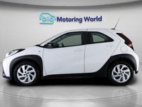 Used Toyota Aygo X PURE 72 HP (52 kW) 2022 White SUV