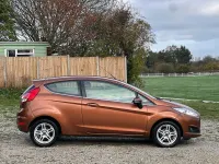 Used Ford Fiesta Zetec 80 HP (58 kW) 2013 Yellow Hatchback