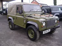 Used Land Rover Defender 90 HP (66 kW) 1997 Green SUV