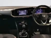 Begagnad Vauxhall Mokka Design Edition 130 HK (95 kW) 2022 Grå SUV