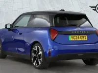 Used Mini Cooper SE Hatch 158 kW (215 HP) 2024 Blue Hatchback