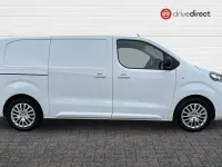Usado Vauxhall Vivaro S 120 HP (88 kW) 2024 Branco Monovolume