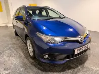 Usado Toyota Auris Business Edition 116 HP (85 kW) 2017 Azul Carrinha