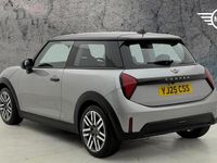 Begagnad Mini Cooper Hatch 154 HK (113 kW) 2025 Silver Halvkombi