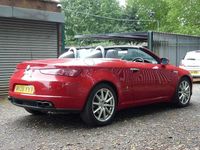 Begagnad Alfa Romeo Spider 2008 Röd Cab